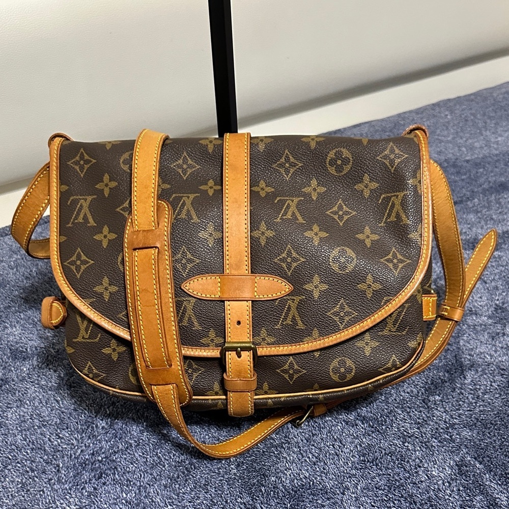 Louis Vuitton Monogram Saumur 30 Crossbody Bag